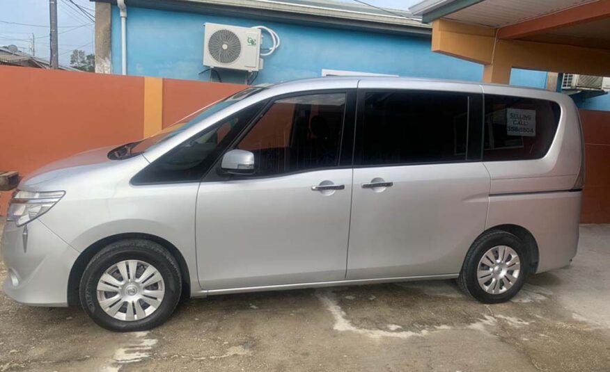 HDW Nissan Serena